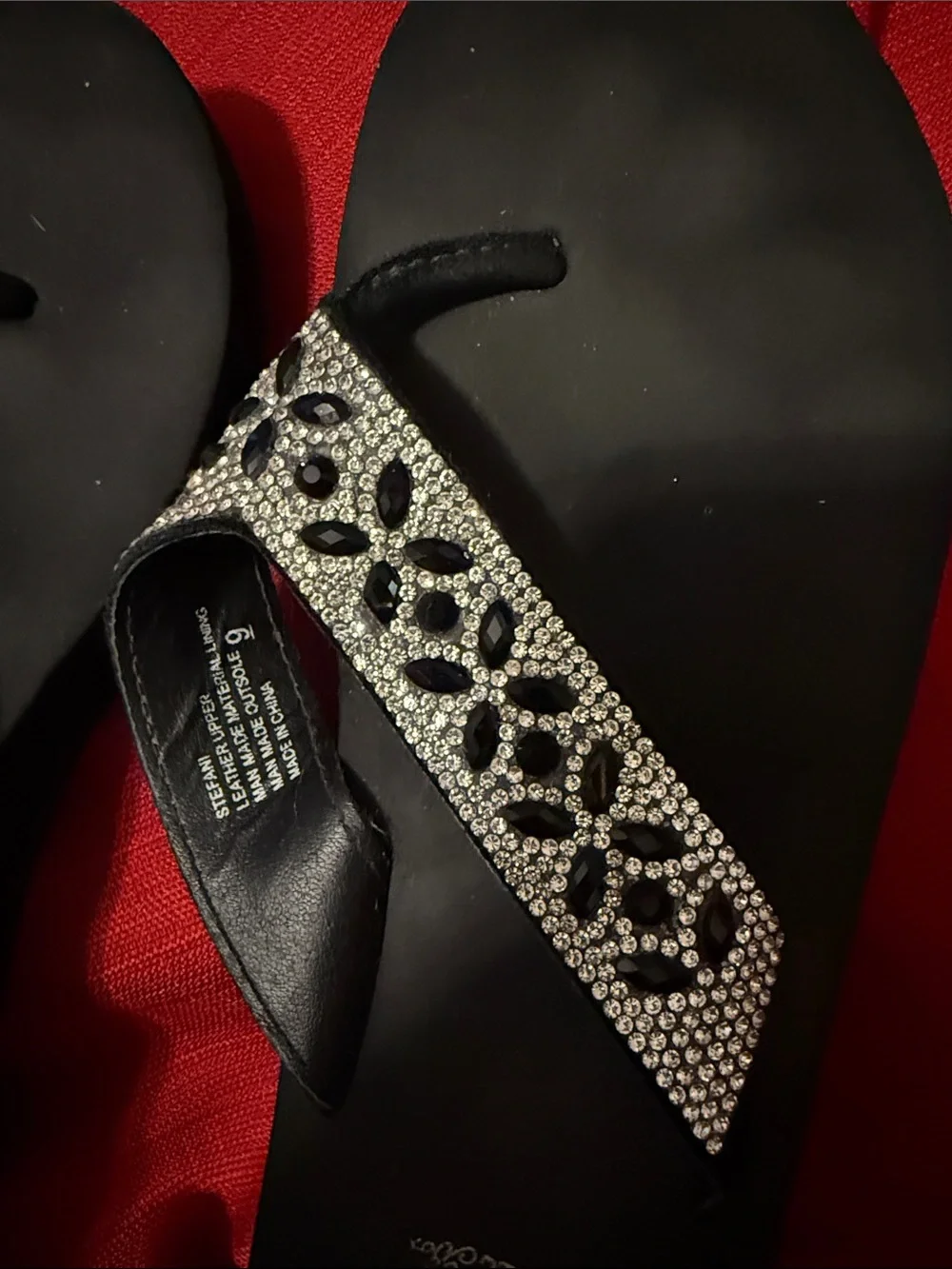 Yellow Box Black Crystal-Embellished Women's Toe-Post Sandals-size 9 - Picture 2 of 5